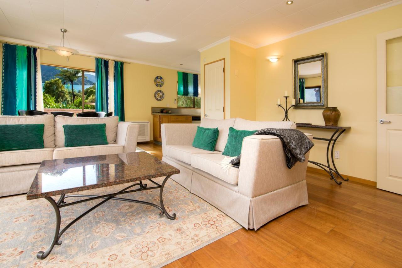 Punga Cove Resort Endeavour Inlet Eksteriør billede