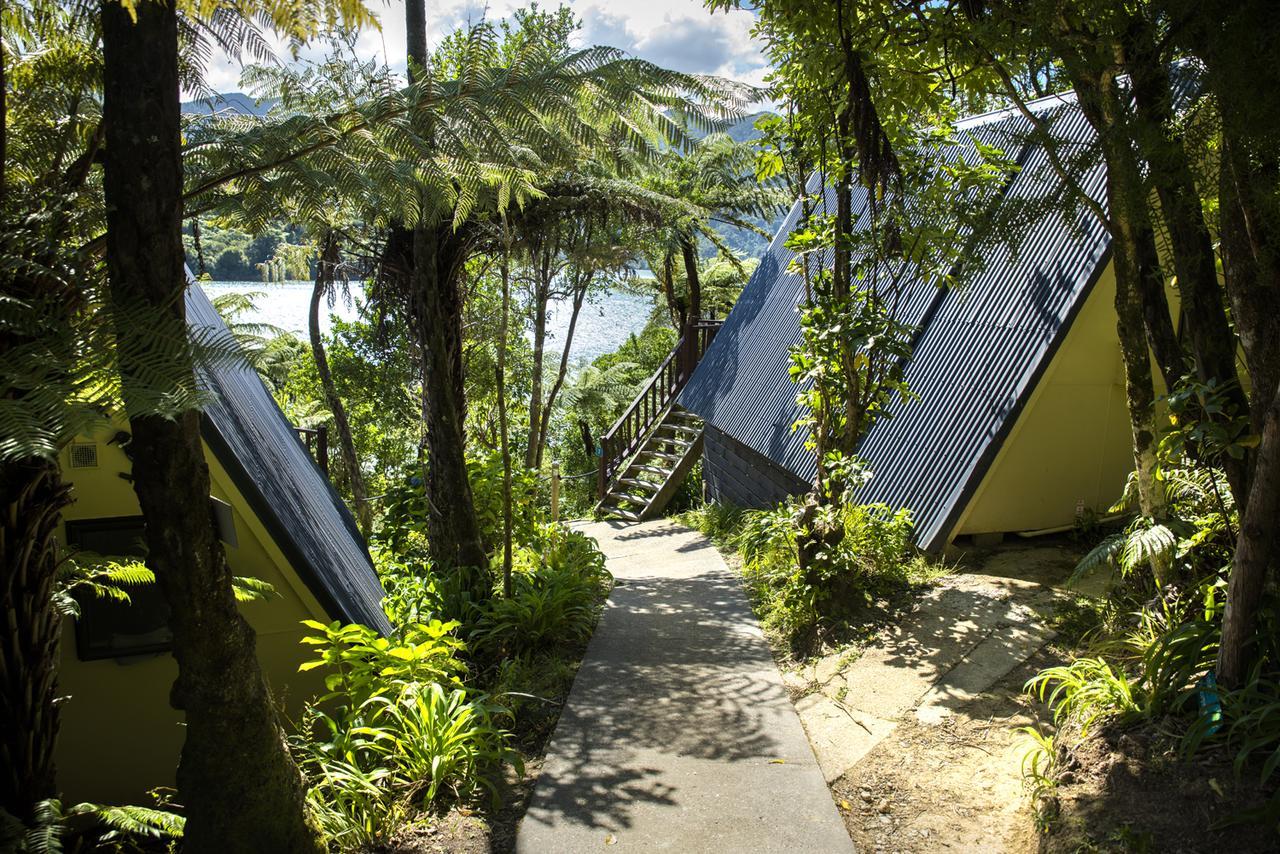 Punga Cove Resort Endeavour Inlet Eksteriør billede